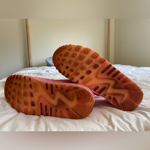 Air Max 90 "Shanghai Must Win Cake" sneakers, Women’s size 6.5 US - Picture 6 of 6